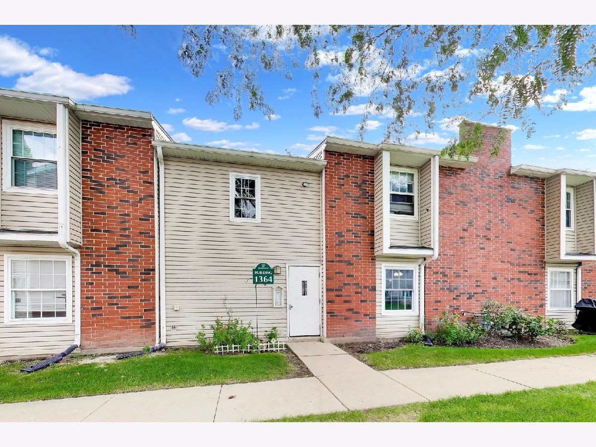  For Rent Palatine Illinois, 1364 Wyndham
