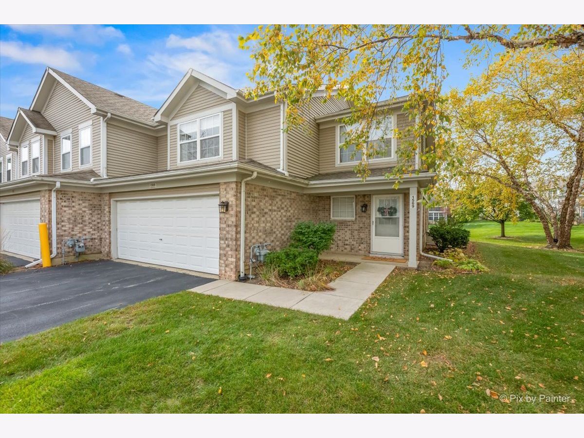  For Sale Roselle Illinois, 1569 Tuppeny Court