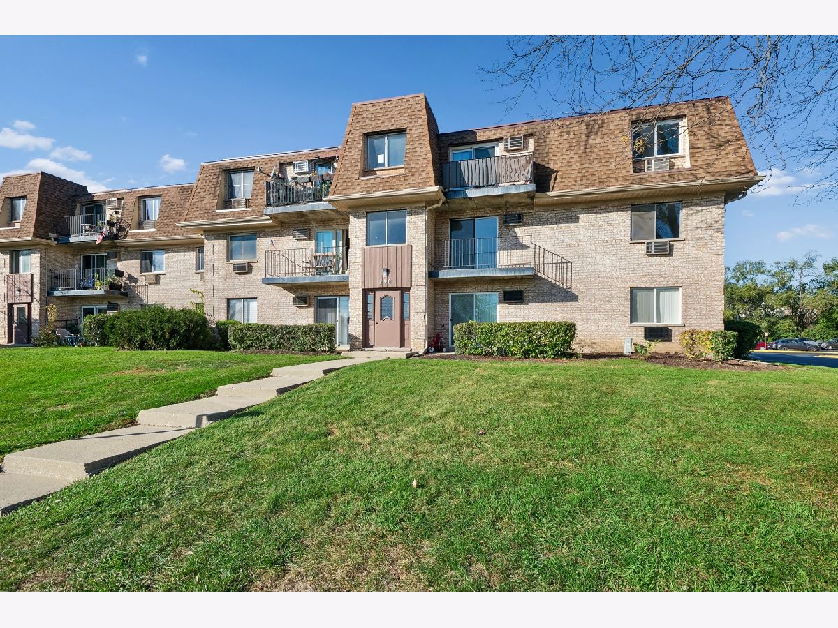  For Sale Glendale Heights Illinois, 260 Shorewood Drive