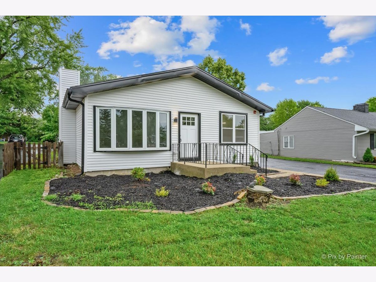 Homes For Sale Wildwood Grayslake Illinois, 18172 Twin Lakes Boulevard