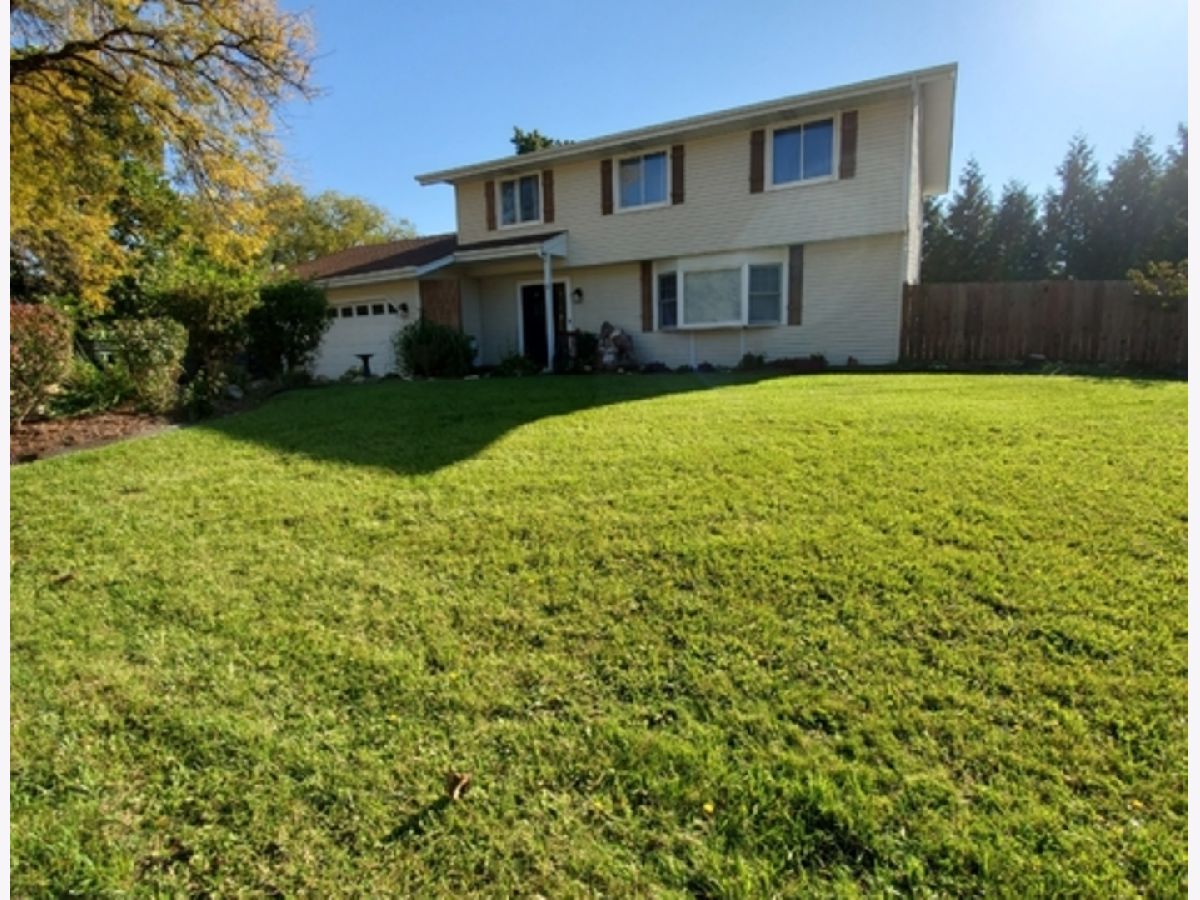  For Sale Lindenhurst Illinois, 430 Shagbark Lane