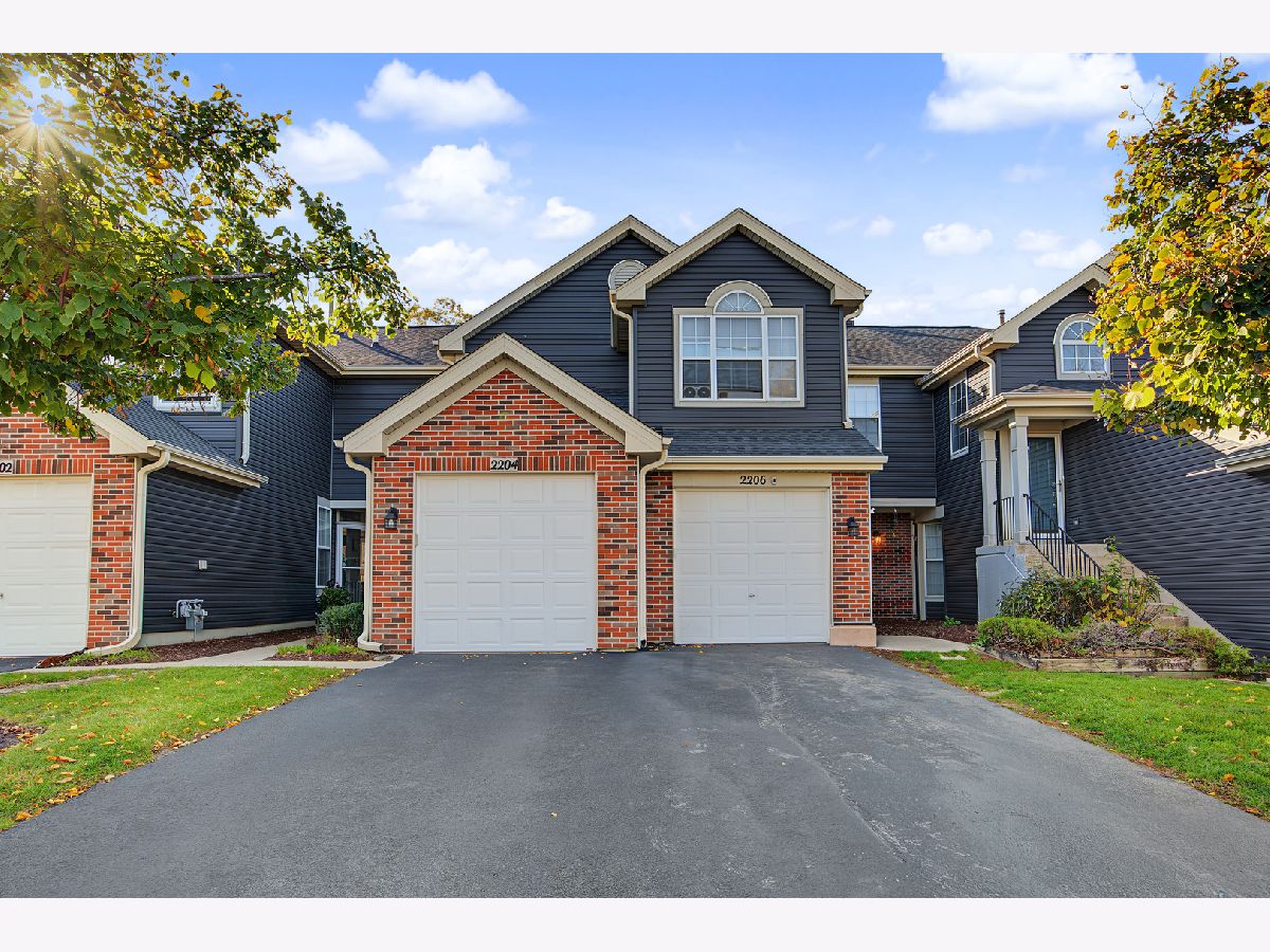  For Sale Glendale Heights Illinois, 2204 Lake Ridge Drive