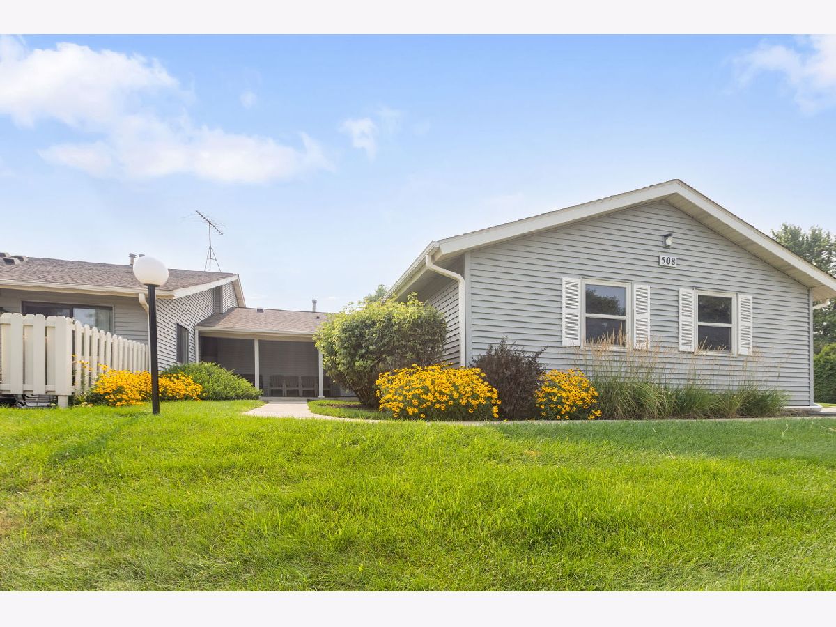 Condos & Townhomes & Homes For Sale Waters Edge Mchenry Illinois, 508 Waters Edge Drive