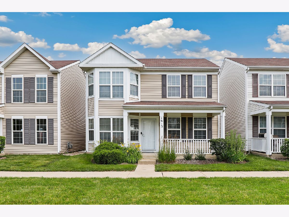  For Sale Aurora Illinois, 1613 Victoria Park Circle