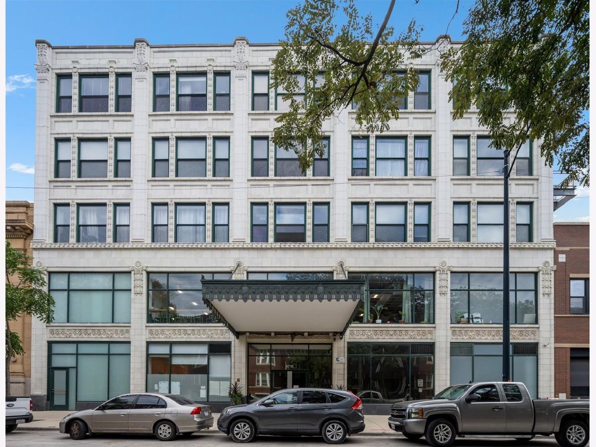 For Sale Chicago Illinois, 4715 Racine Avenue
