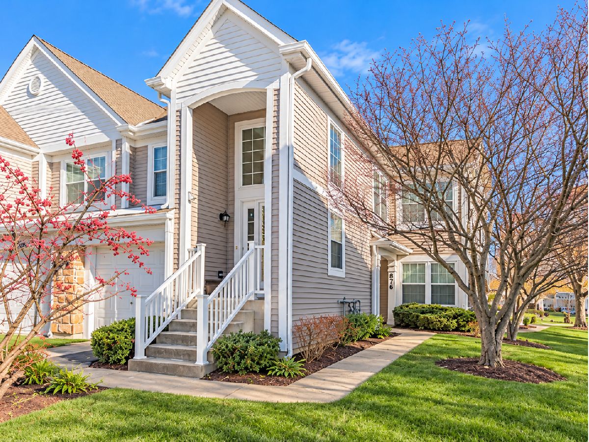  For Sale Carol Stream Illinois, 876 Brompton Court