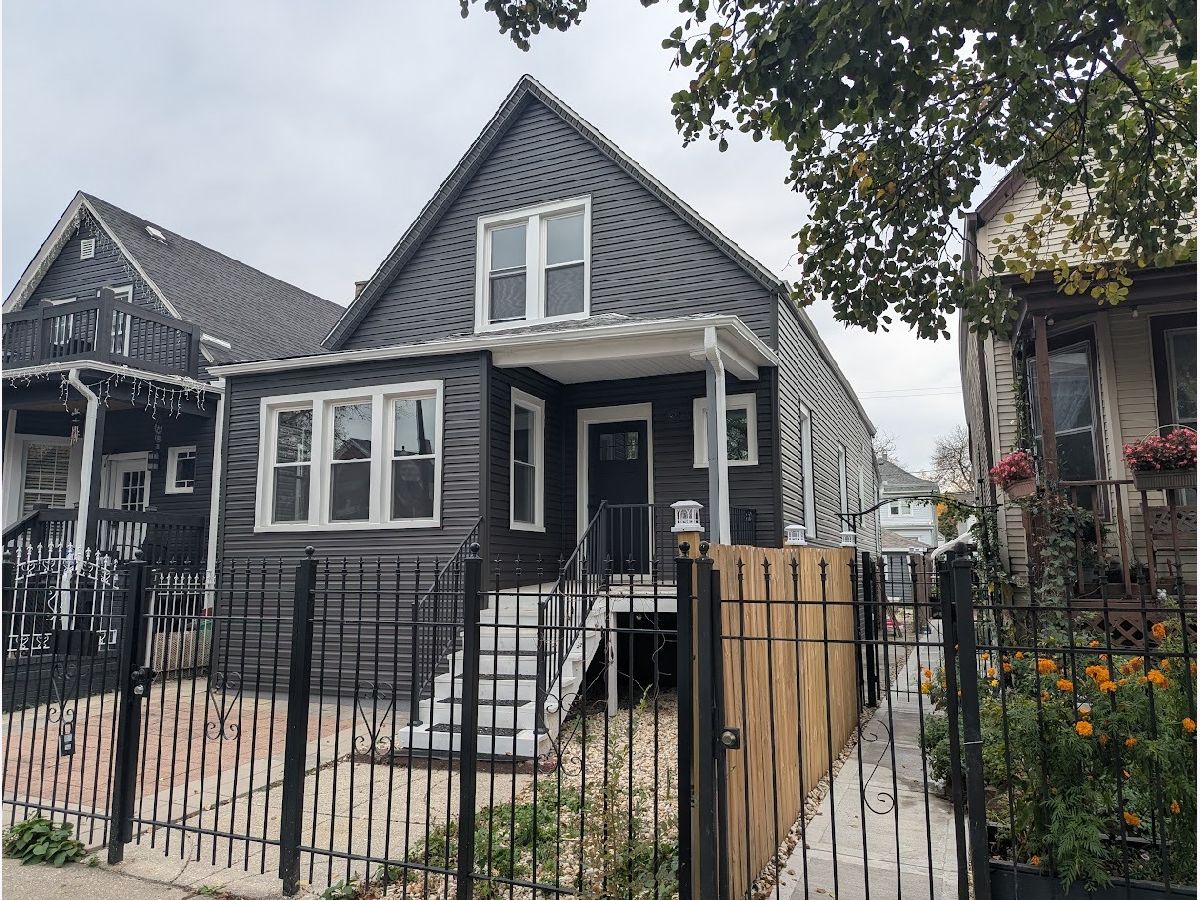  For Sale Chicago Illinois, 2250 Kostner Avenue
