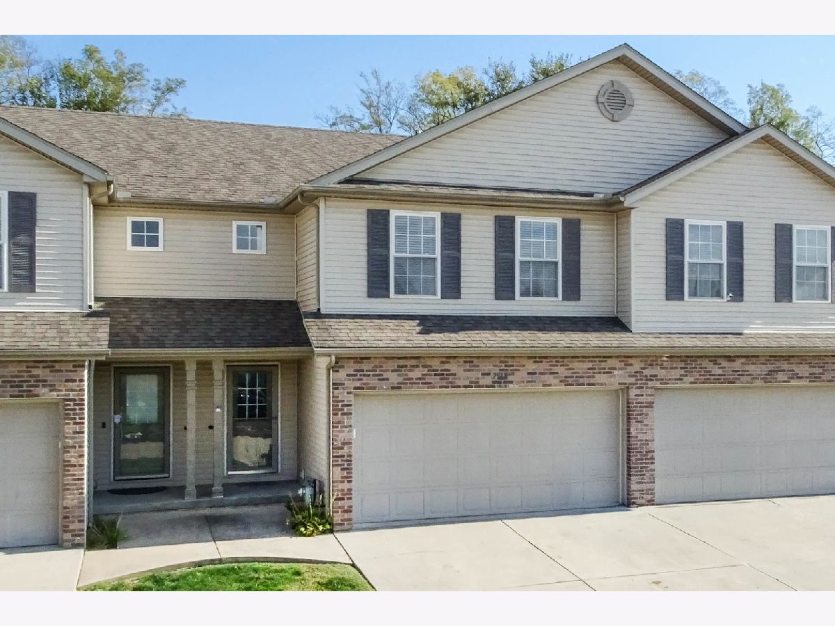  For Sale Bloomington Illinois, 2515 Fox Trot Trail
