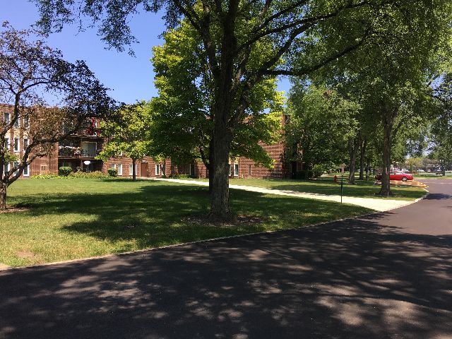 Sandpebble Walk Building 1450 Sideview